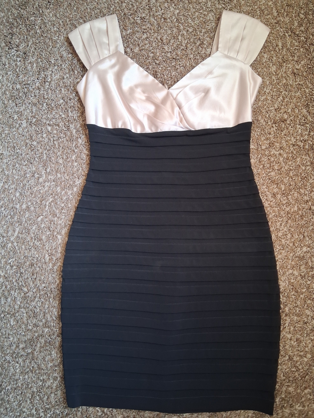 Sleeveless Two-Tone Banded Dress in Ivory and Black